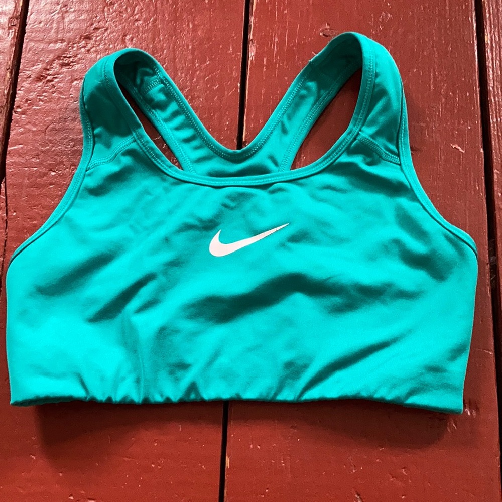 Nike Women’s Sports Bra (Size Medium)